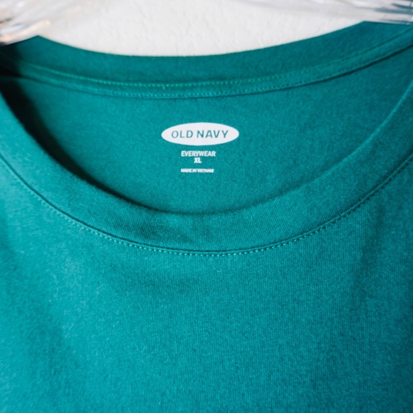 Old Navy Everywhere T-shirt - Picture 3 of 5